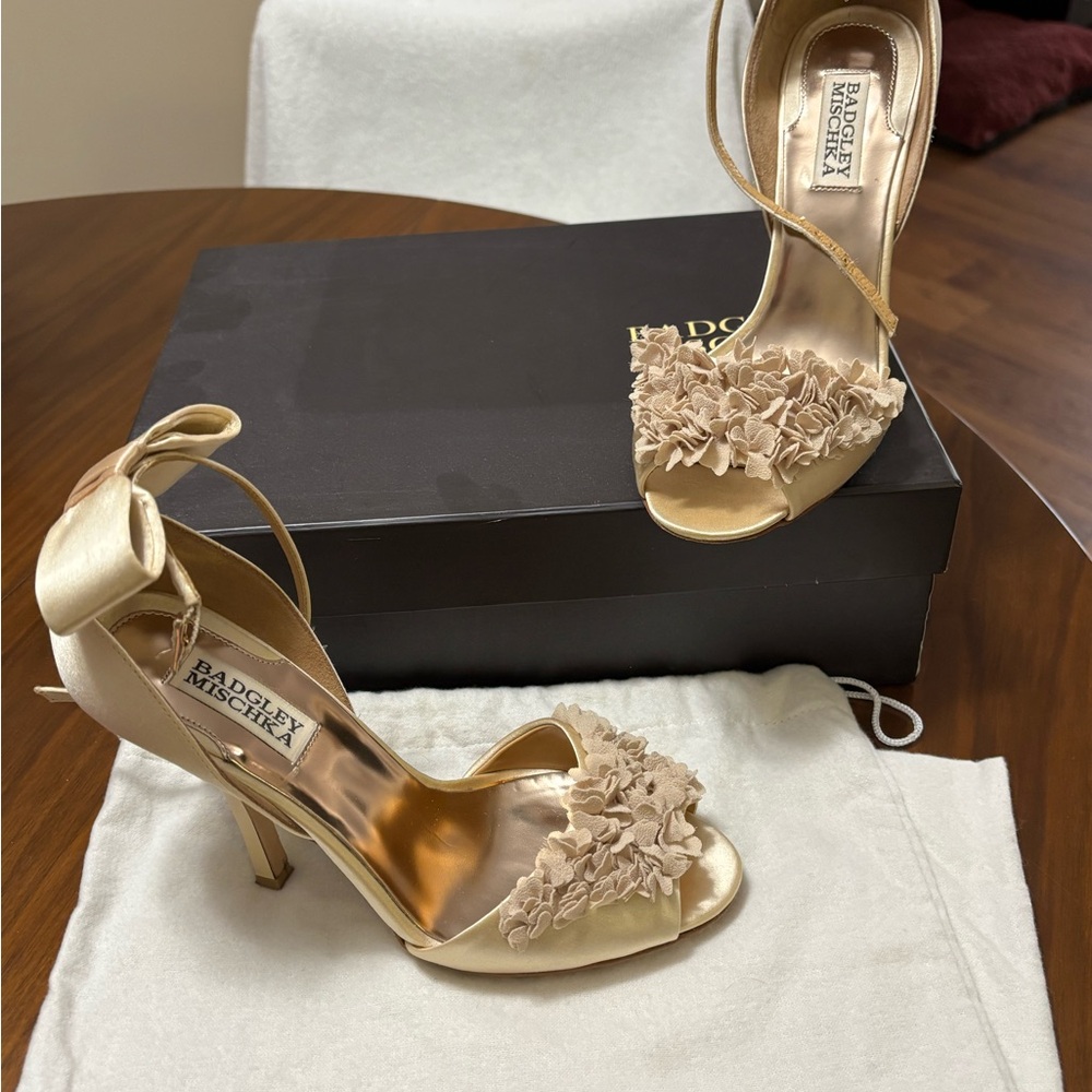 Absolutely gorgeous high-heeled (4 1/2 in.) dress sandal.